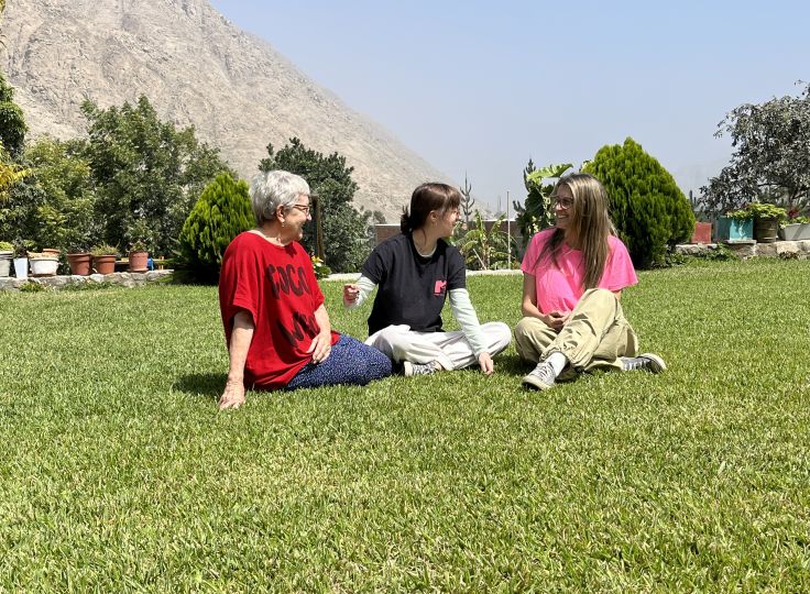 nurses discussing travel assignments