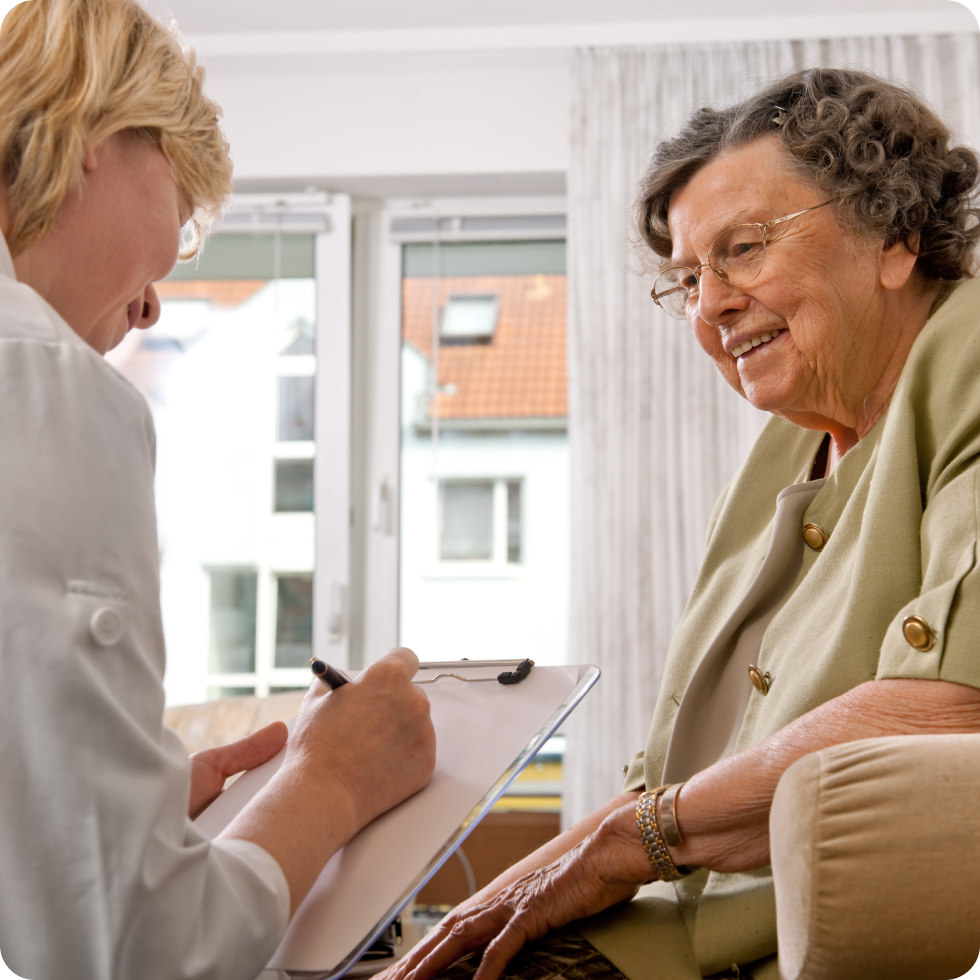 A travel therapist works with an older patient